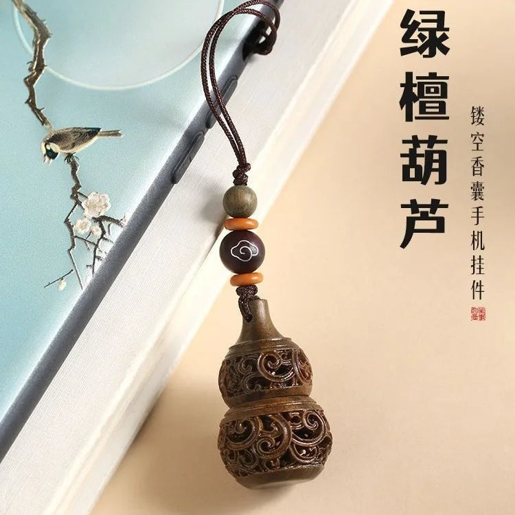 Sandalwood Hollowed Out Gourd Fragrance Sachet Keychain /Mobile Phone Pendant Fragrant garden