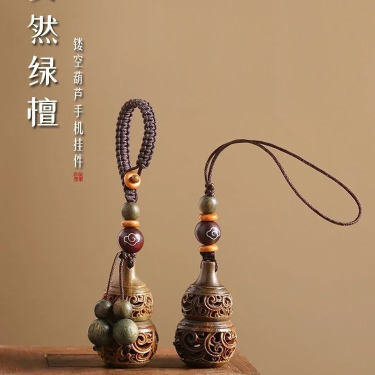 Sandalwood Hollowed Out Gourd Fragrance Sachet Keychain /Mobile Phone Pendant Fragrant garden